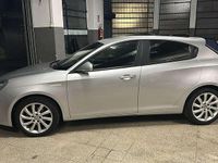 Usata Alfa Romeo Giulietta Distinctive 105 CV (77 kW) 2011 Argento Berlina