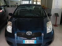 Usata Toyota Yaris 69 CV (50 kW) 2006 Blu Utilitaria