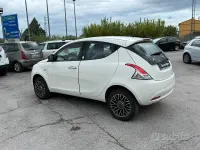 Usata Lancia Ypsilon 80 CV (58 kW) 2016 Bianco Utilitaria