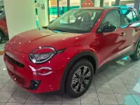 Nuova Fiat 600 Icon 136 CV (100 kW) 2026 Rosso SUV