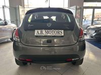 Usata Lancia Ypsilon Gold 69 CV (50 kW) 2023 Grigio Utilitaria