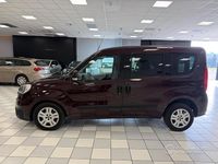 Usata Fiat Doblò Lounge 105 CV (77 kW) 2015 Marrone Monovolume
