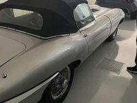 Usata Jaguar E-Type 265 CV (194 kW) 1970 Argento