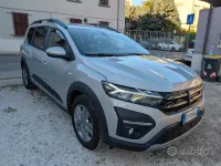 Usata Dacia Jogger Comfort 101 CV (74 kW) 2022 Grigio Monovolume