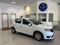 Usata Dacia Sandero Lauréate 75 CV (55 kW) 2015 Bianco Berlina
