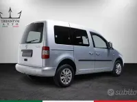 Usata VW Caddy Life 105 CV (77 kW) 2010 Argento Monovolume