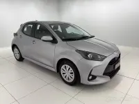 Usata Toyota Yaris Active 72 CV (52 kW) 2022 Grigio Utilitaria