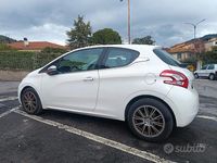 Usata Peugeot 208 92 CV (67 kW) 2012 Bianco Utilitaria