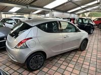 Usata Lancia Ypsilon Silver 69 CV (50 kW) 2021 Argento Utilitaria