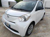 Gebraucht Toyota iQ Trend 68 PS (50 kW) 2012 Weiß Kleinwagen