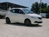 Usata Lancia Ypsilon Gold 69 CV (50 kW) 2022 Bianco Utilitaria