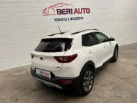 Usata Kia Stonic 120 CV (88 kW) 2018 Bianco SUV