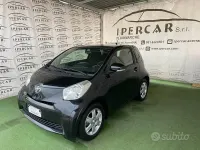 Usata Toyota iQ Sol 68 CV (50 kW) 2009 Nero Utilitaria