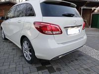 Usata Mercedes B180 109 CV (80 kW) 2016 Bianco Monovolume