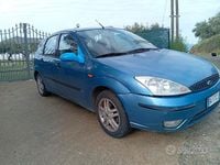 Usata Ford Focus 100 CV (73 kW) 2004 Blu Utilitaria