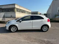 Usata Kia Rio Active 75 CV (55 kW) 2014 Bianco Berlina