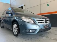 Usata Mercedes B160 Executive 90 CV (66 kW) 2014 Bluazzurro Utilitaria