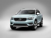 Usata Volvo XC40 Momentum 163 CV (119 kW) 2021 Nero SUV