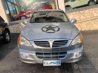Usata Ssangyong (KGM) Kyron 141 CV (103 kW) 2006 Rosso SUV