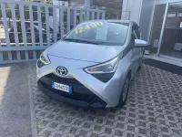 Usata Toyota Aygo X-wave 72 CV (52 kW) 2021 Grigio Utilitaria