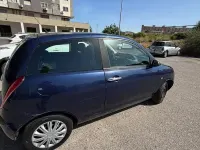 Usata Lancia Ypsilon 80 CV (58 kW) 2004 Bluazzurro Utilitaria