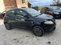 Usata Lancia Ypsilon 85 CV (62 kW) 2015 Nero Utilitaria