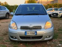 Usata Toyota Yaris 65 CV (47 kW) 2005 Grigio Berlina