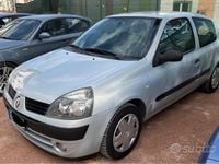 Usata Renault Clio II Authentique 58 CV (42 kW) 2004 Grigio Berlina