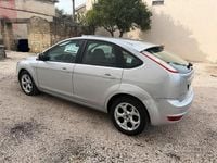 Usata Ford Focus 110 CV (80 kW) 2010 Grigio Berlina
