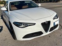 Usata Alfa Romeo Giulia Super 150 CV (110 kW) 2016 Bianco Berlina