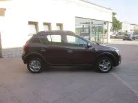 Usata Dacia Sandero Prestige 90 CV (66 kW) 2017 Marrone Berlina