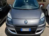 Usata Renault Scénic Luxe 131 CV (96 kW) 2011 Grigio Monovolume
