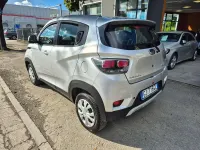 Usata Mahindra KUV100 86 CV (63 kW) 2022 Argento SUV
