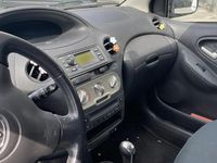 Usata Toyota Yaris Sol 87 CV (63 kW) 2004 Nero Utilitaria