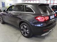 Usata Mercedes GLC300e 211 CV (155 kW) 2020 Grigio scuro SUV