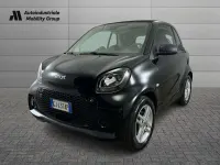 Usata Smart ForTwo Electric Drive Pure 60 kW (82 CV) 2022 Bodypanels in black Berlina