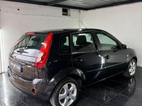 Usata Ford Fiesta Ghia 67 CV (49 kW) 2008 Nero Utilitaria