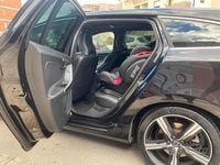 Usado Volvo V60 120 CV (88 kW) 2016 Negro Familiar