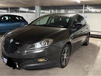 Usata Lancia Delta 120 CV (88 kW) 2012 Grigio Utilitaria