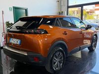 Usata Peugeot 2008 Active 102 CV (75 kW) 2023 Arancione SUV