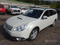 Usata Subaru Outback Trend 150 CV (110 kW) 2012 Bianco Station wagon