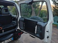 Usata Suzuki Jimny 86 CV (63 kW) 2008 Bianco SUV