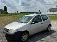Usata Fiat Punto Active 59 CV (43 kW) 2011 Argento Utilitaria