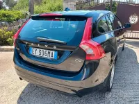 Usata Volvo V60 Kinetic 115 CV (84 kW) 2015 Nero Station wagon