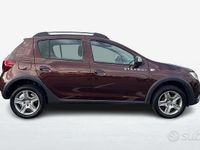Usata Dacia Sandero Stepway 90 CV (66 kW) 2017 Marrone Berlina