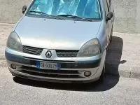 Usata Renault Clio II 75 CV (55 kW) 2002 Grigio Berlina