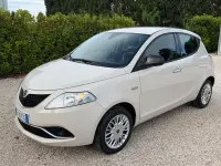 Usata Lancia Ypsilon Gold 69 CV (50 kW) 2017 Beige Utilitaria