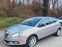 Usata Lancia Delta 120 CV (88 kW) 2010 Grigio Utilitaria