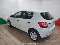 Usata Dacia Sandero Lauréate 90 CV (66 kW) 2016 Bianco Berlina