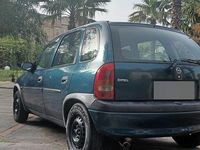 Usado Opel Corsa 60 CV (44 kW) 1997 Verde Utilitario